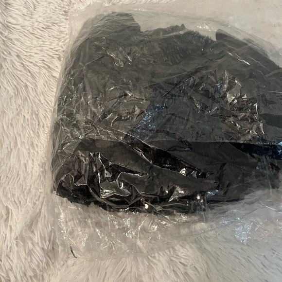 Black, sequin bomber type jacket, size large - Picture 5 of 7